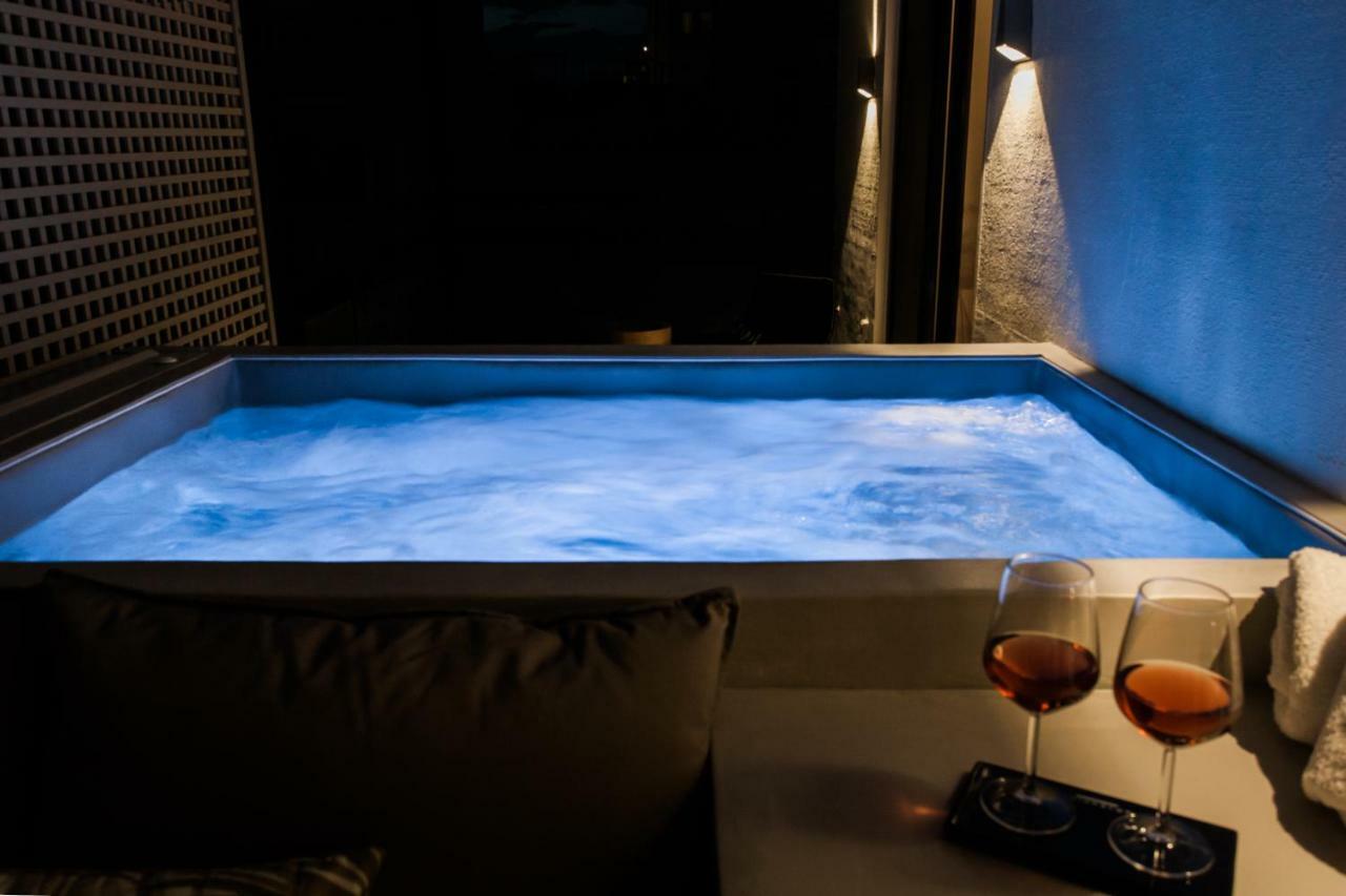 *** Boutique Syntagma Apartment W/ Plunge Pool *** Атина Екстериор снимка